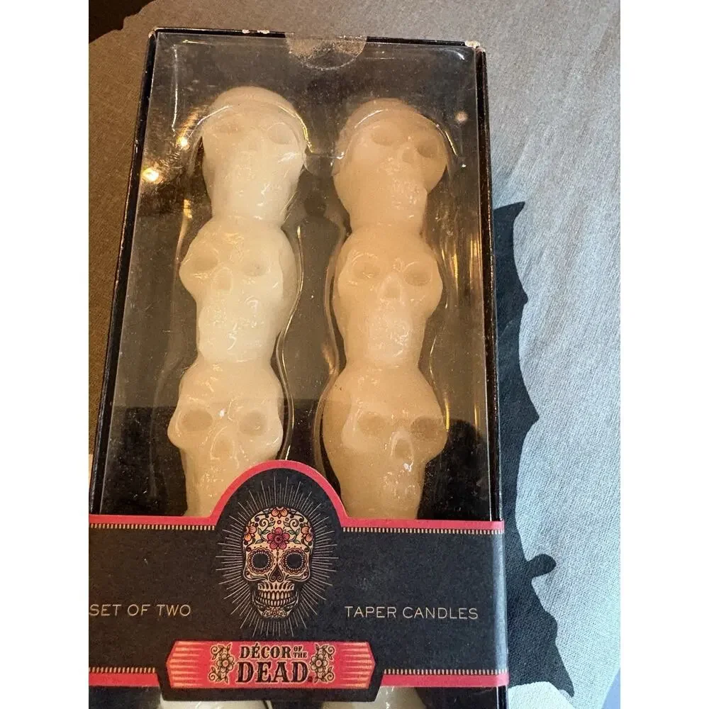ScentSationals Skully Peace and Love Skeleton Design Warmer / Pr Of Skull Tapers